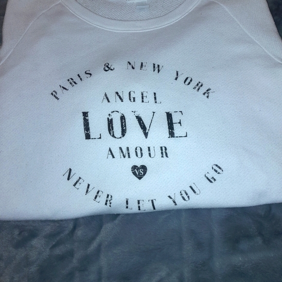 VS PINK Sweatshirt - Picture 4 of 5